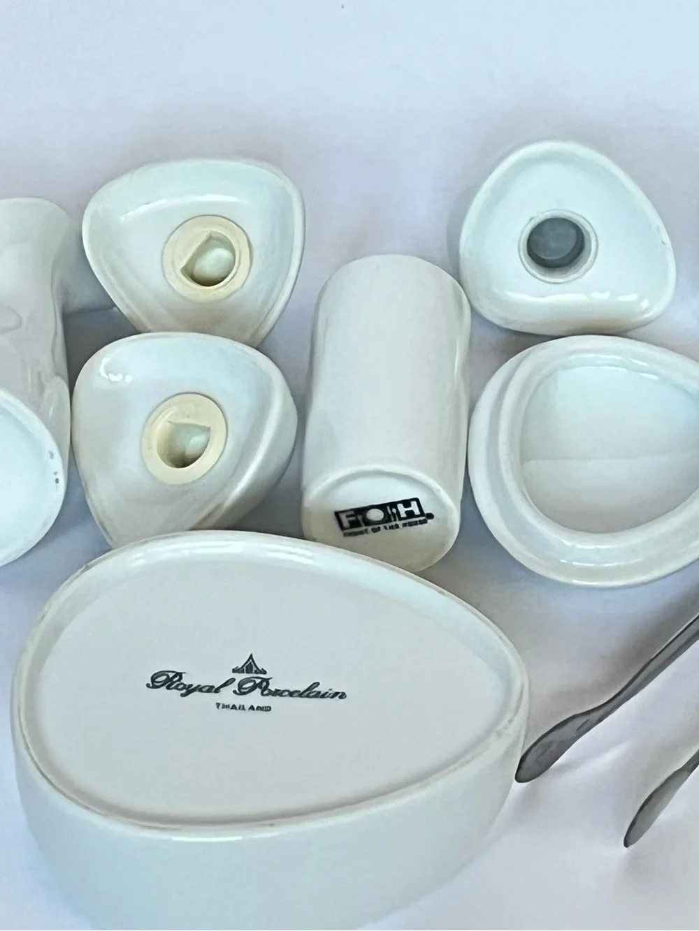 Chic 7 pc Ceramic Dining Set